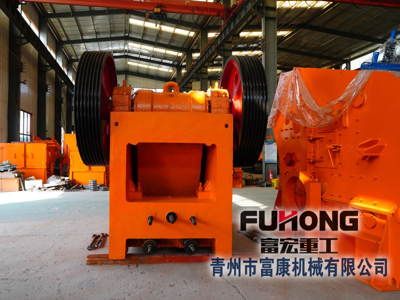 如何降低新型顎式破碎機(jī)在使用過(guò)程中的噪音問(wèn)題？